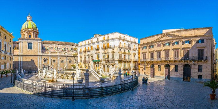 Piazza e Fontana Pretoria (Palermo)